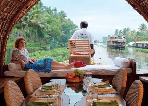 5 Nights / 6 Days: Cochin – Munnar – Thekkady – Alleppey – Cochin (Hill Station, Wildlife & Backwaters)