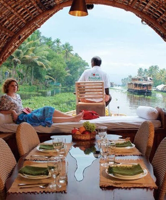 5 Nights / 6 Days: Cochin – Munnar – Thekkady – Alleppey – Cochin (Hill Station, Wildlife & Backwaters)