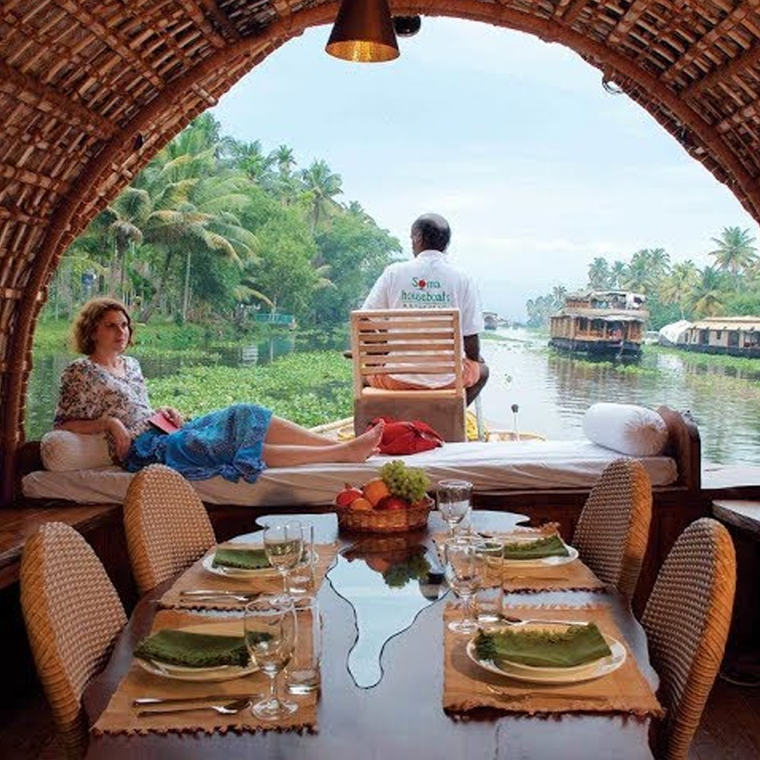 5 Nights / 6 Days: Cochin – Munnar – Thekkady – Alleppey – Cochin (Hill Station, Wildlife & Backwaters)