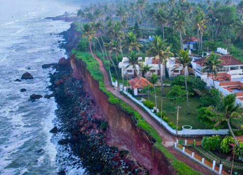 5 Nights / 6 Days: Cochin – Alleppey – Varkala (Backwater Houseboat & Beach Retreat)