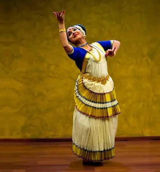Mohiniyattam